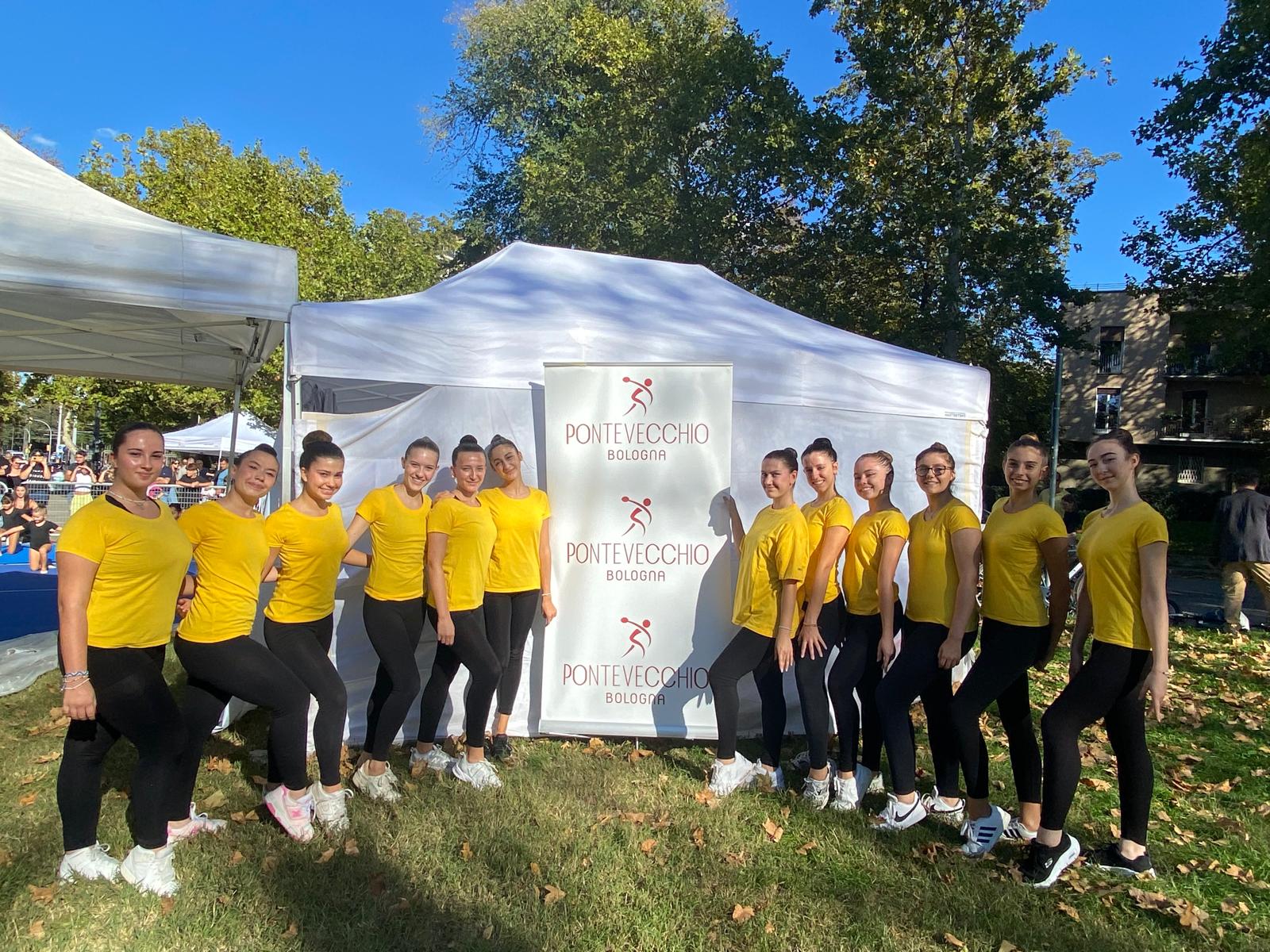 ginnastica-ritmica-via-larga-e-i-giardini-margherita-si-accendono-al-ritmo-della-musica-delle-ginnaste-amaranto