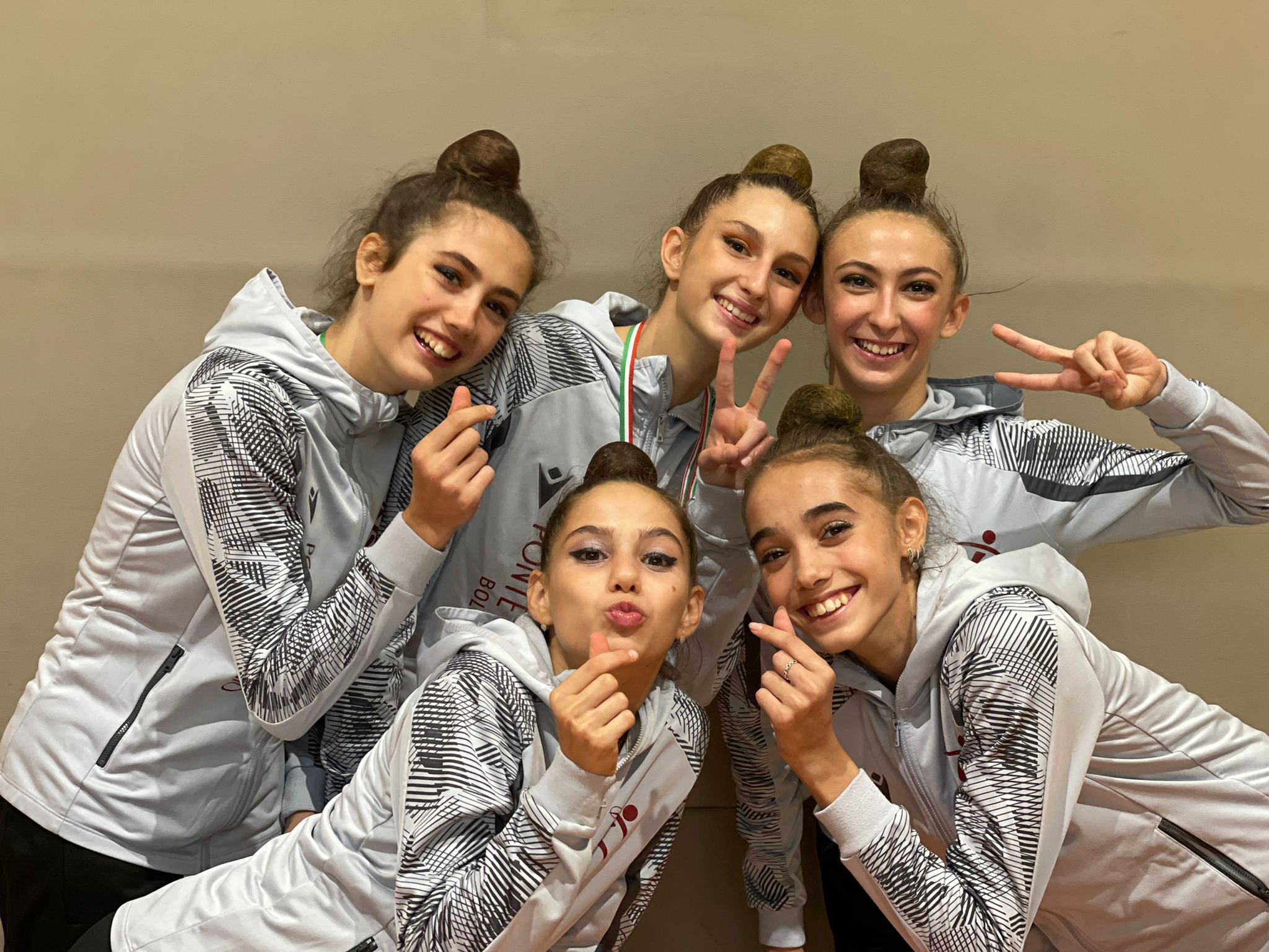 ginnastica-ritmica-pioggia-di-medaglie-alla-prima-prova-del-campionato-regionale-gold-junior-e-senior-2024